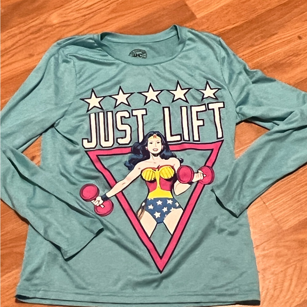DC T-shirt